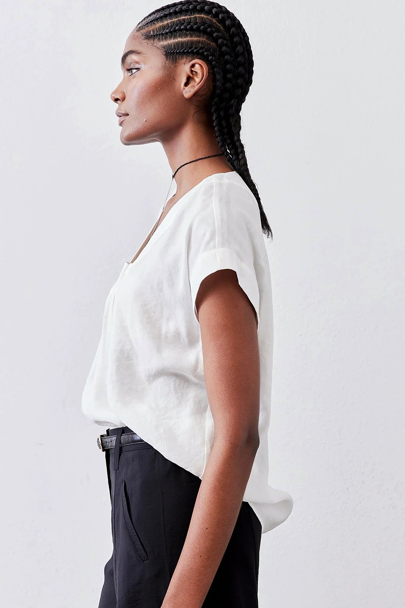 Cap sleeve on the poplin top