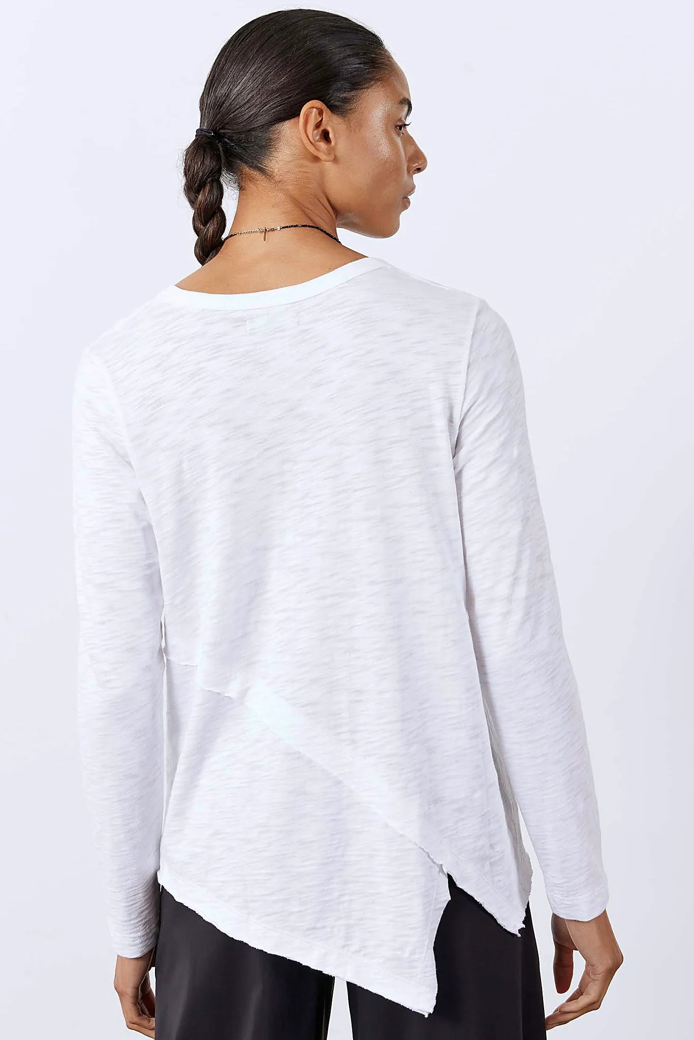 Long sleeve and relaxed body of the top