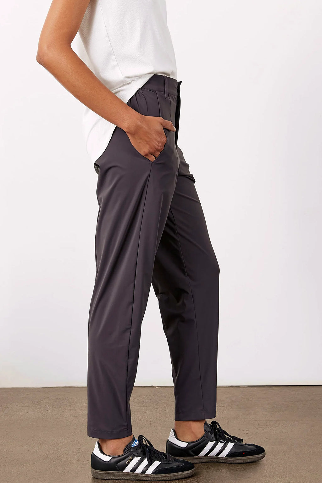 Petite Not Too Tapered Pants