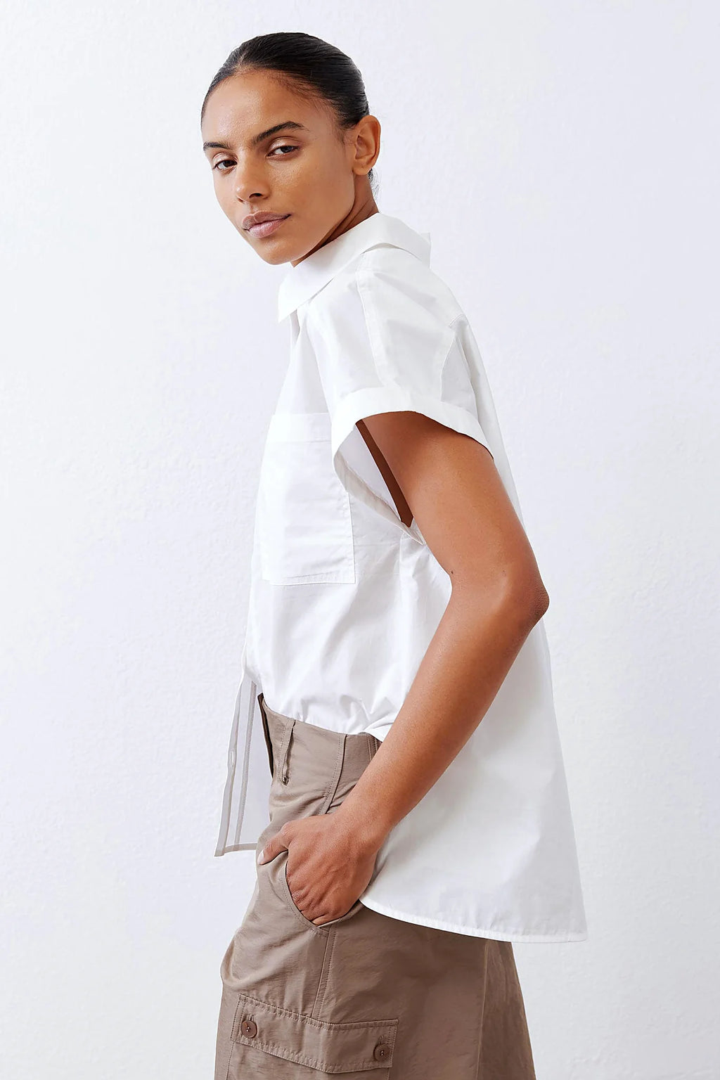 The relaxed body and curved side hem