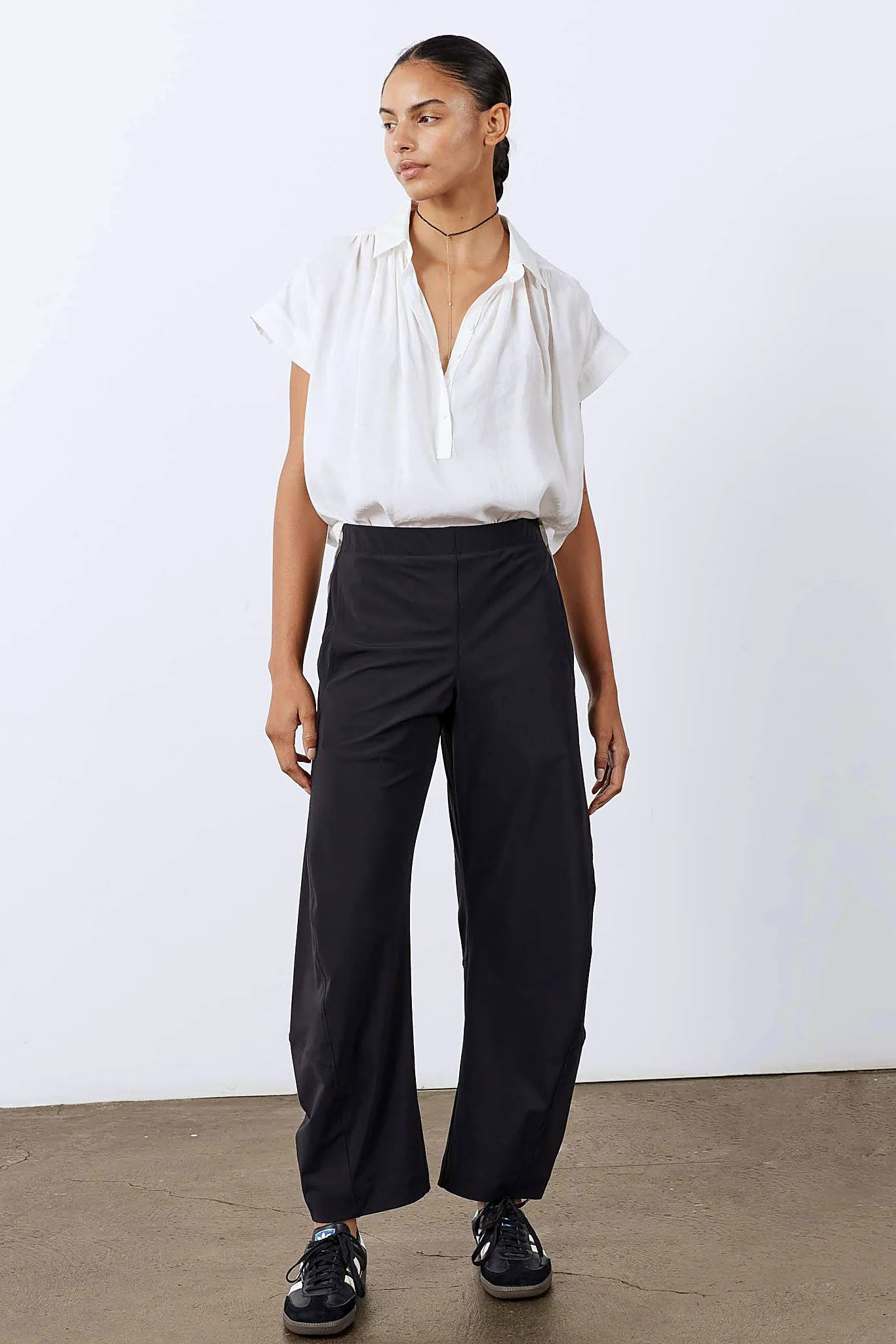 Soft elastic waistband detail