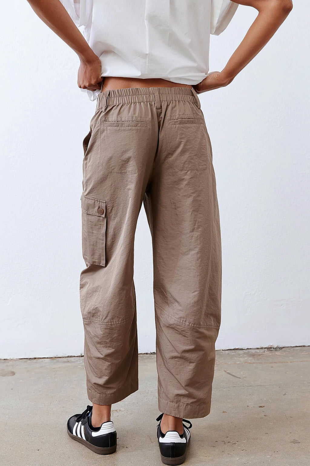 Cargo patch pocket on the leg