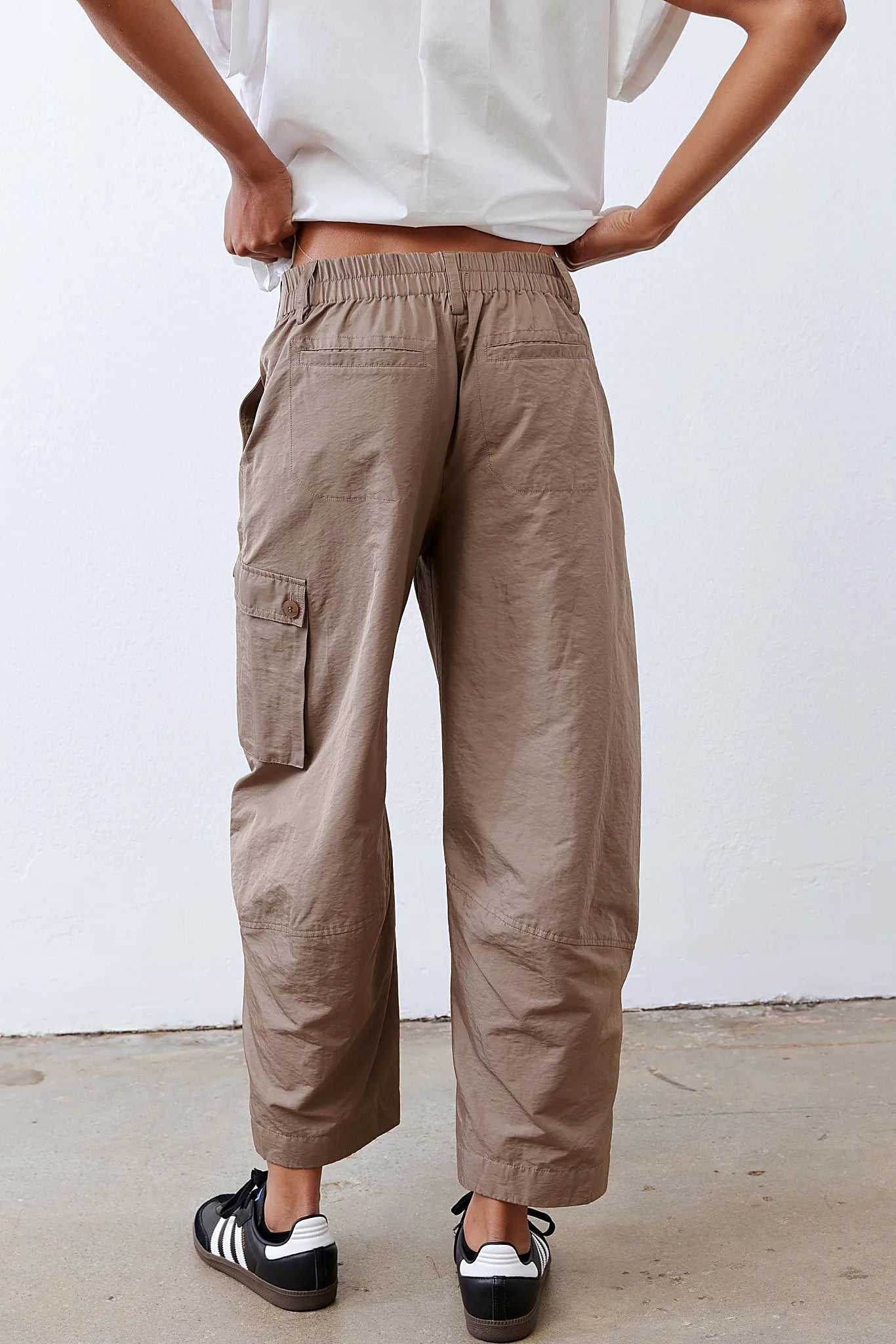 Cargo patch pocket on the leg