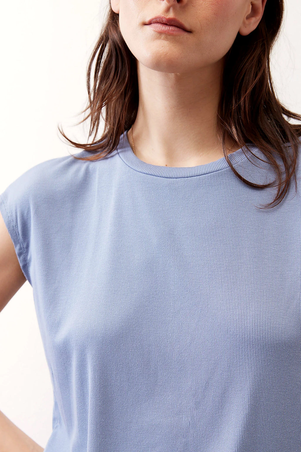 Round neck and cap sleeve detail