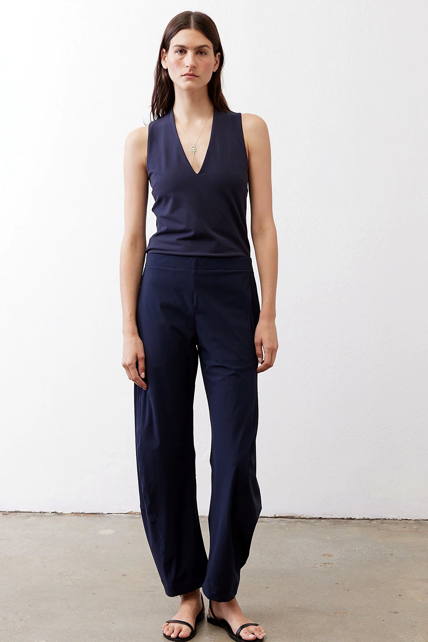 V-neckline detail on the lined tank